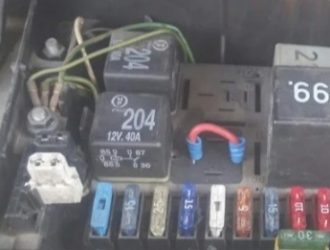 Где находится реле стартера ауди 80 б3